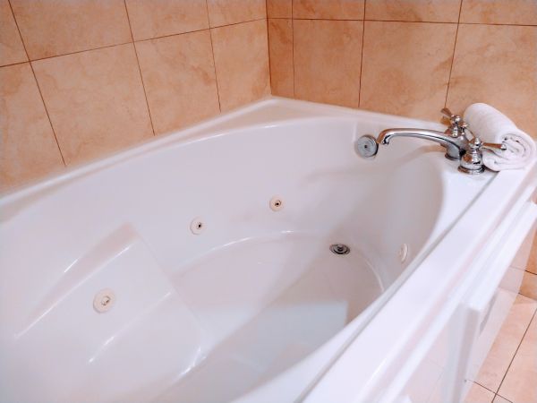 Cost of Jetted Tub Replacement in Williamsburg