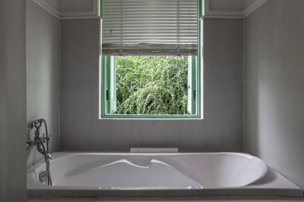 Cost of Fiberglass Tub Installation in Williamsburg